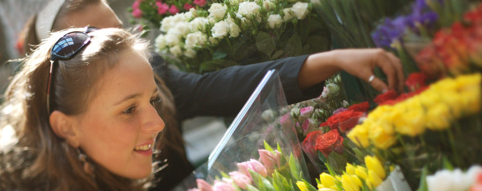 Flowershop at Bessarabska Market, Kiev, by Stefan Steib